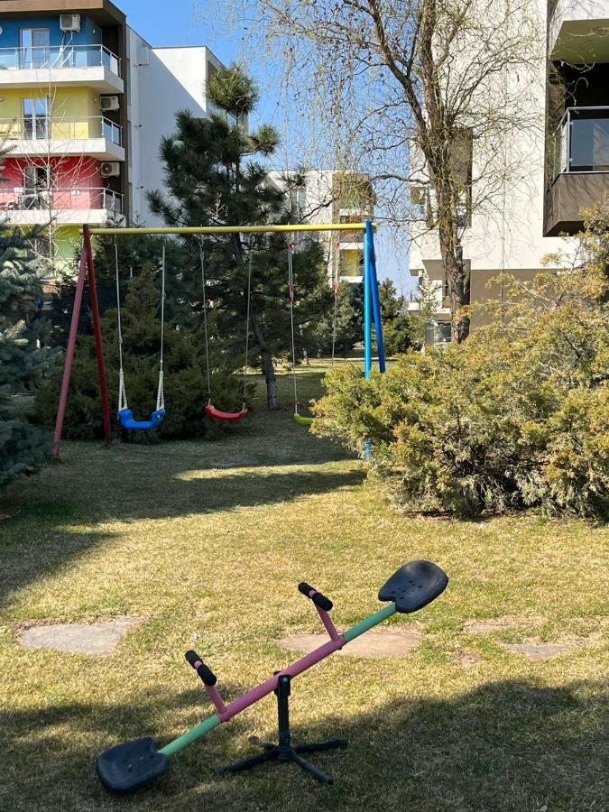 Tranzzzit Airport Apartment Otopeni Exterior photo